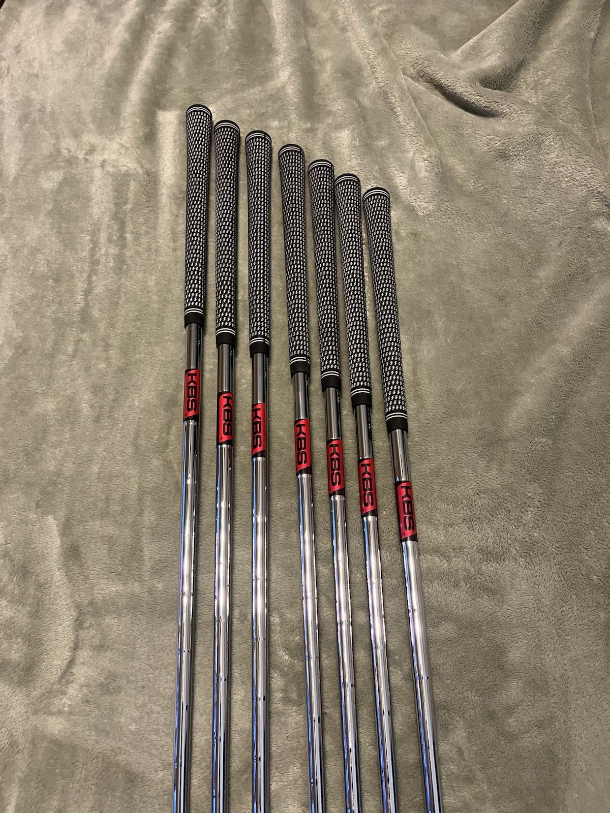 Kbs Tour stiff Shafts 120g 4-PW Set Brand New Lamkin Grips