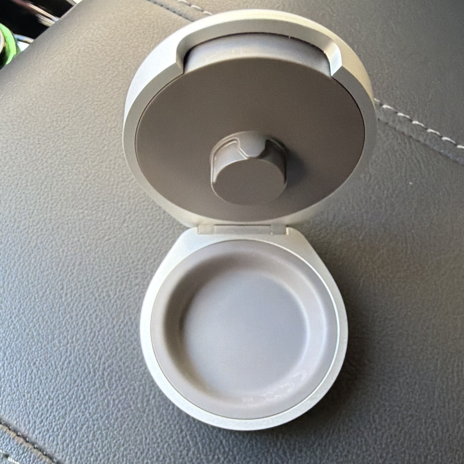 Oura Wireless Charging Dock size 7