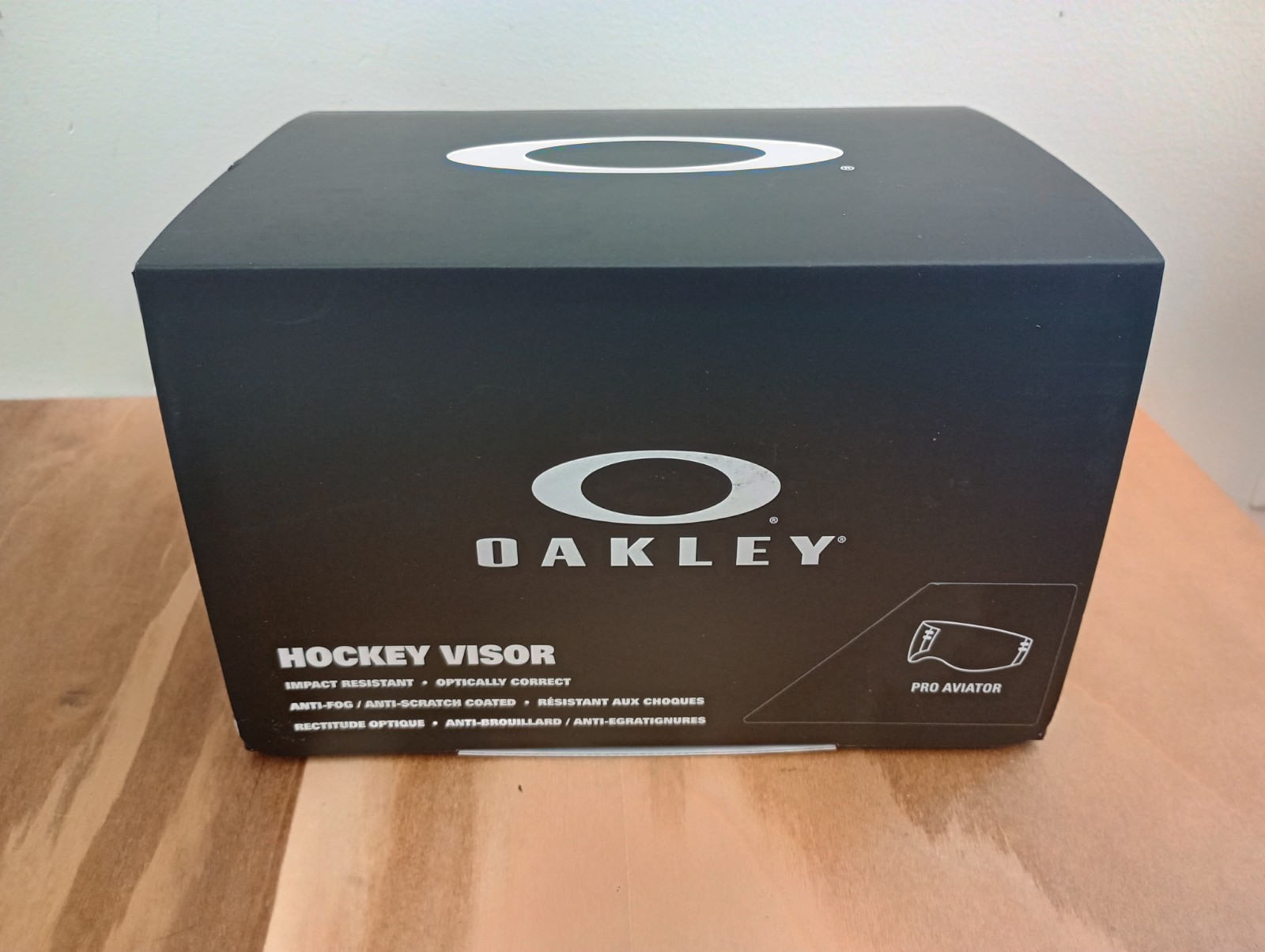 NEW IN BOX Oakley Pro Aviator Hockey Helmet Visor Shield Clear With Hardware