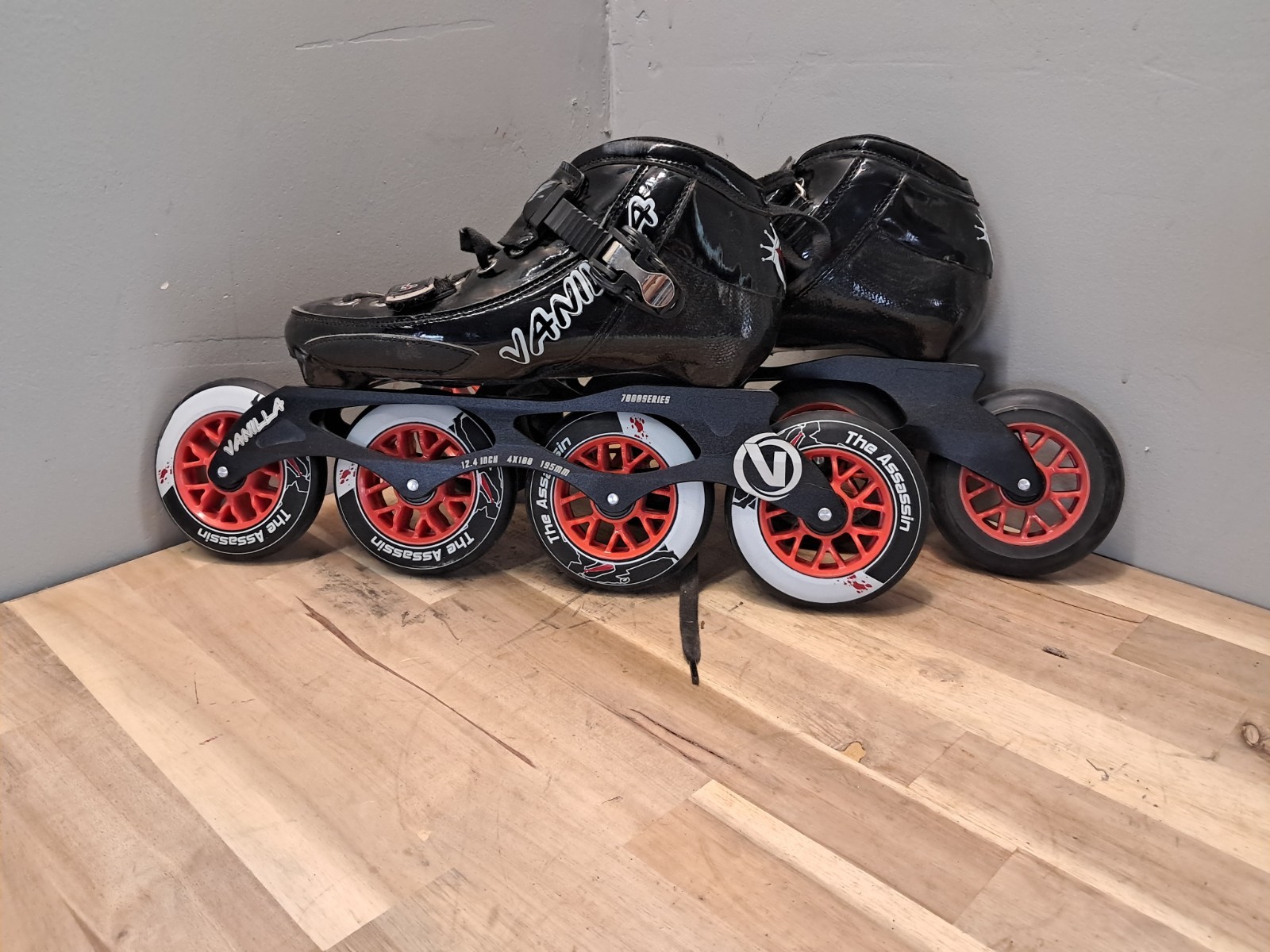 VANILLA ASSASSIN INLINE SPEED SKATES Size 6 P80