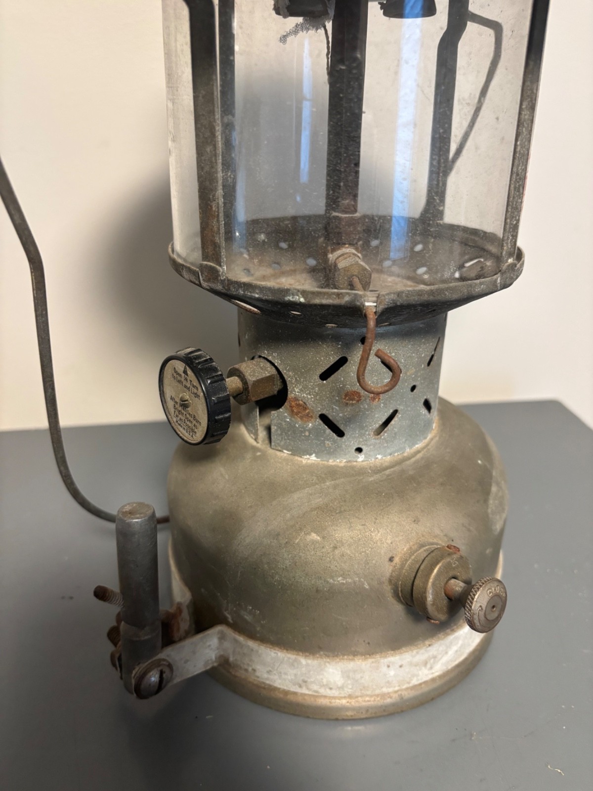 COLEMAN LANTERN ‘THE SUNSHINE OF THE NIGHT’ #B-47 Nickel ? 1947