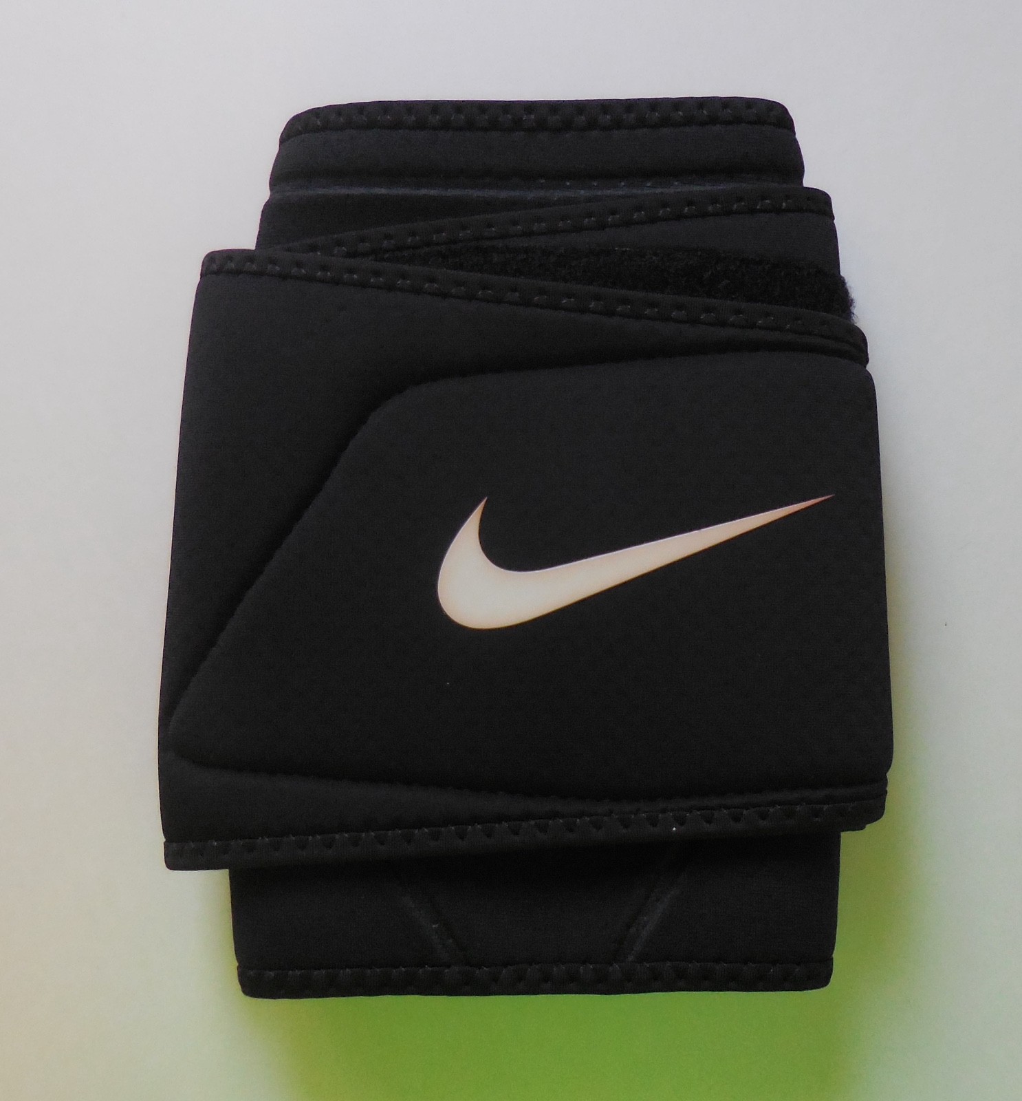 Nike Pro Waist Wrap 3.0 Adult Unisex Black/White Large