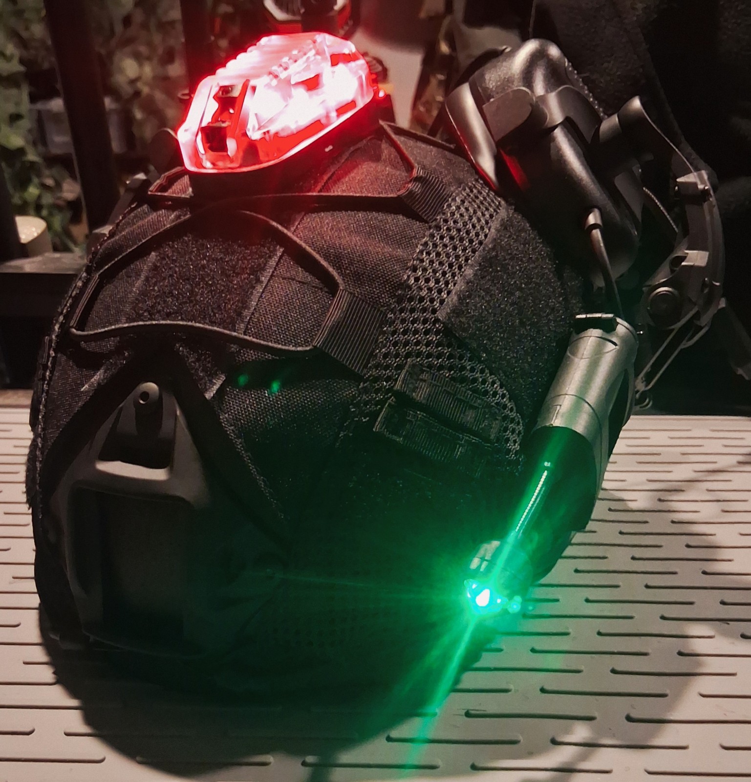 NIJ IIIA Tactical Helmet & UV-5R RADIO UHMWPE F30 COMMS NAV LIGHT IR IFF UNIT