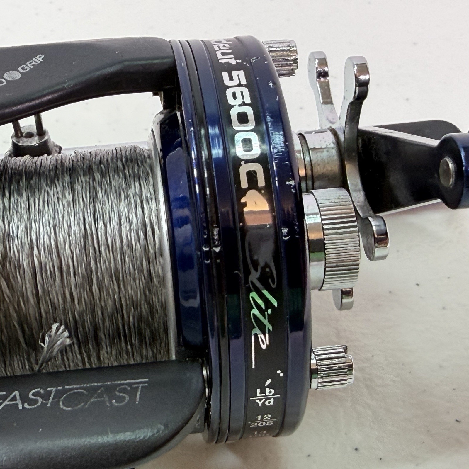 ABU GARCIA Ambassadeur 5600C4 Elite Reel 6.3:1 Ratio Blue Instant Anti Reverse
