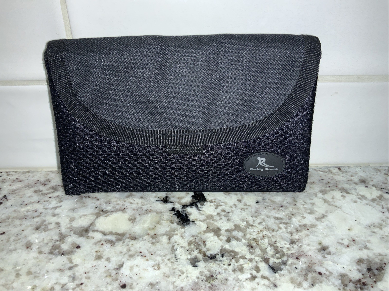 Running Buddy Magnetic Pouch Black Beltless Runners No Bounce 6” x 4″