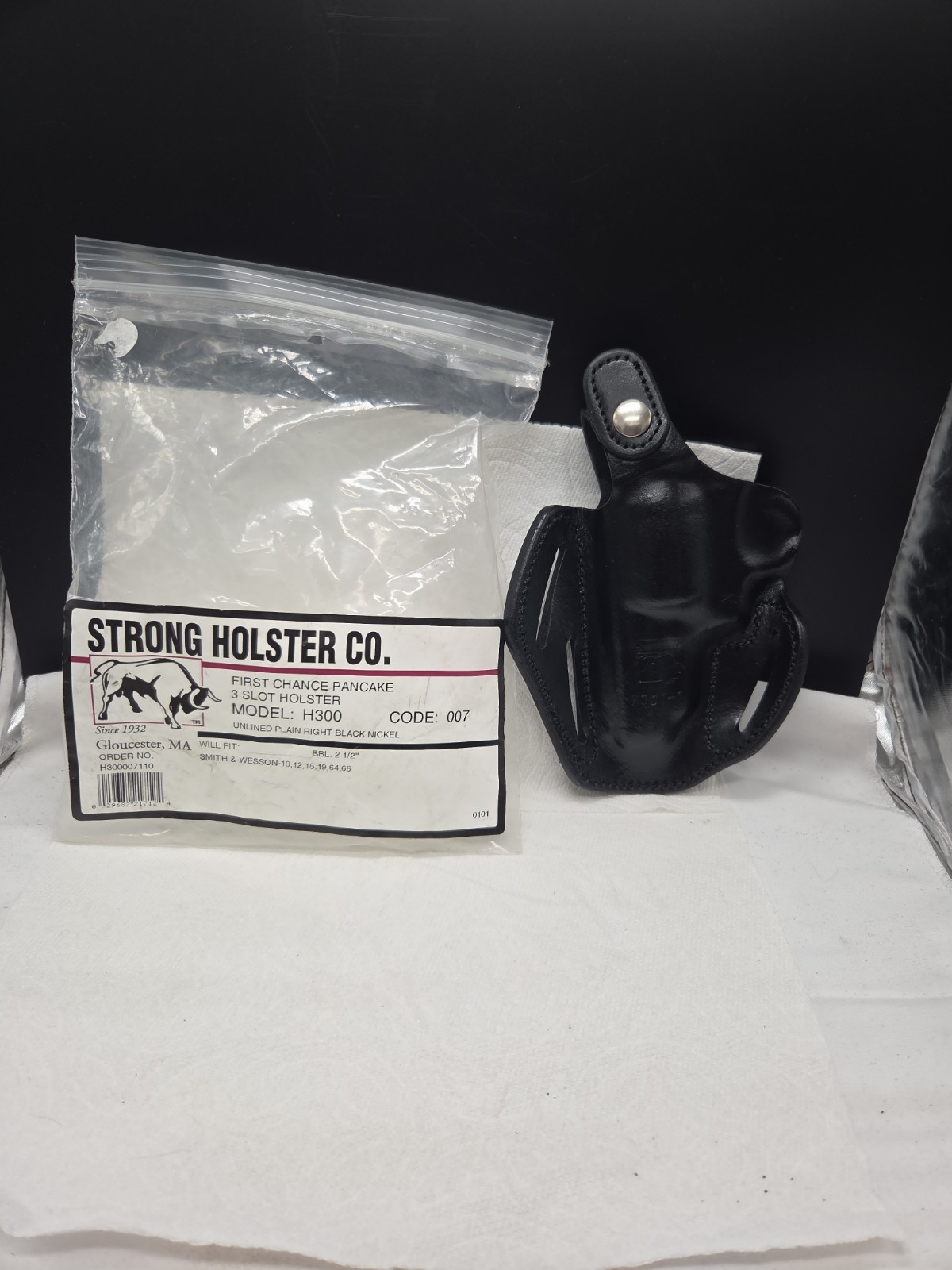 Strong H300 Code 007 Plain Right Black Leather Thumbsnap Holster Smith Wesson