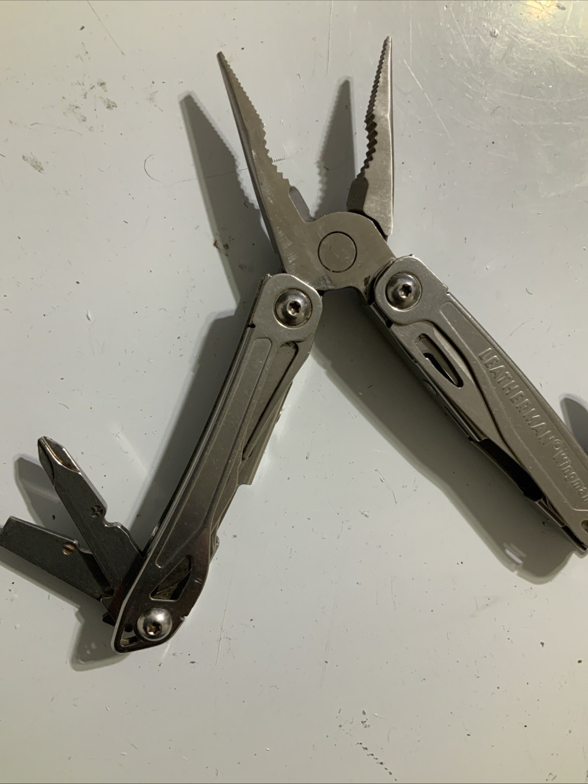 Leatherman Wingman stainless Steel Multi tool with Pocket Clip