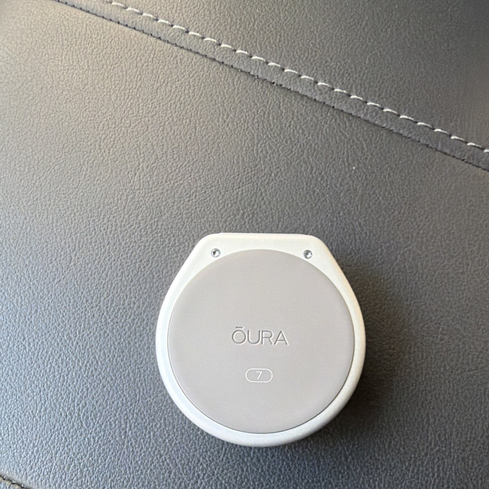 Oura Wireless Charging Dock size 7